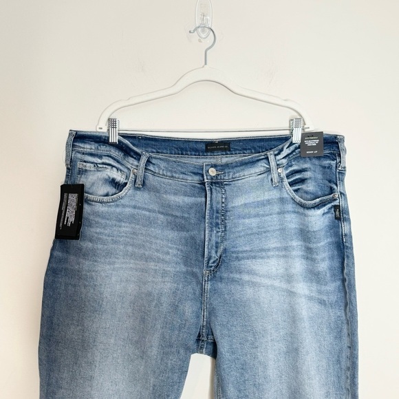 NWT SILVER Jeans 90's Universal Fit High Rise Crop Jean Size 24W - Picture 3 of 7